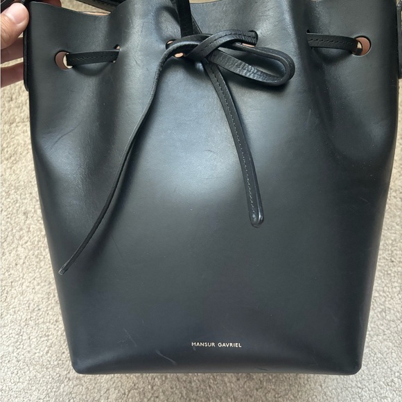 Mansur Gavriel black leather bucket bag, pink inside - Picture 11 of 13